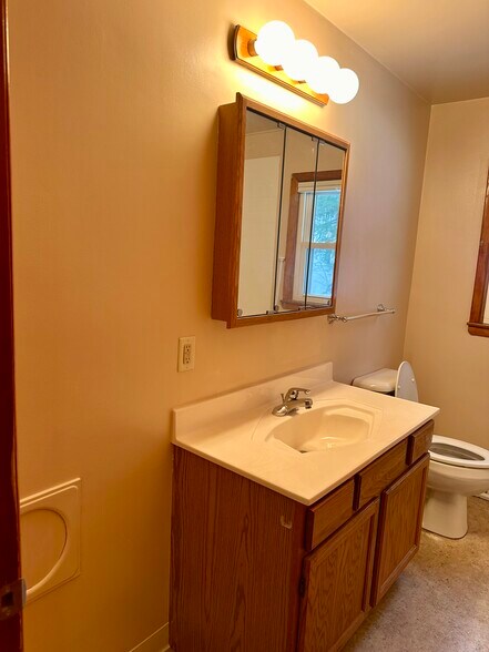 Building Photo - 1825 W Fair Ave