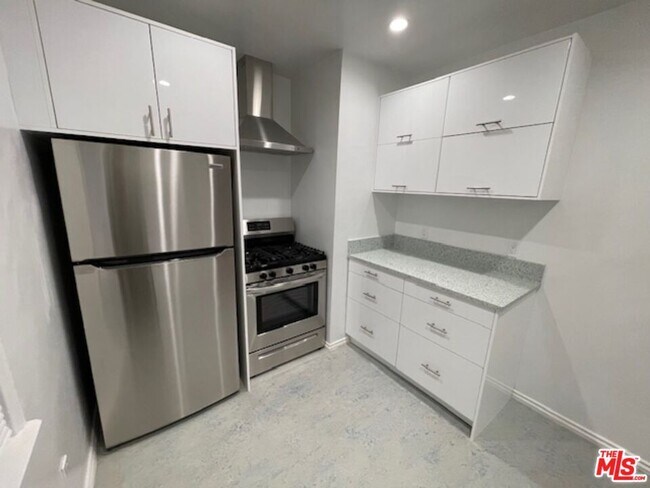 Building Photo - 45 Thornton Ave