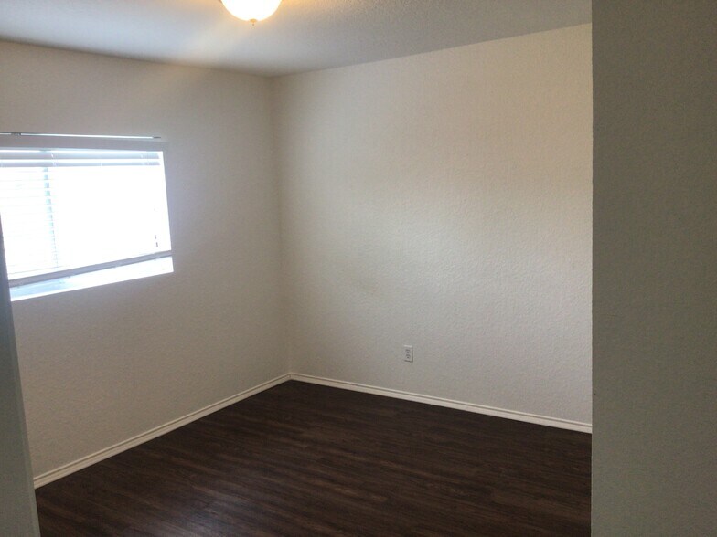 Building Photo - 715 Rodeo Ranch