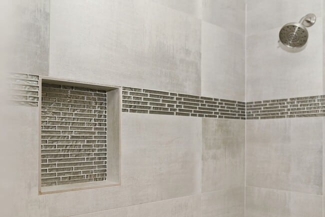 Building Photo - 8 Las Brisas Pl