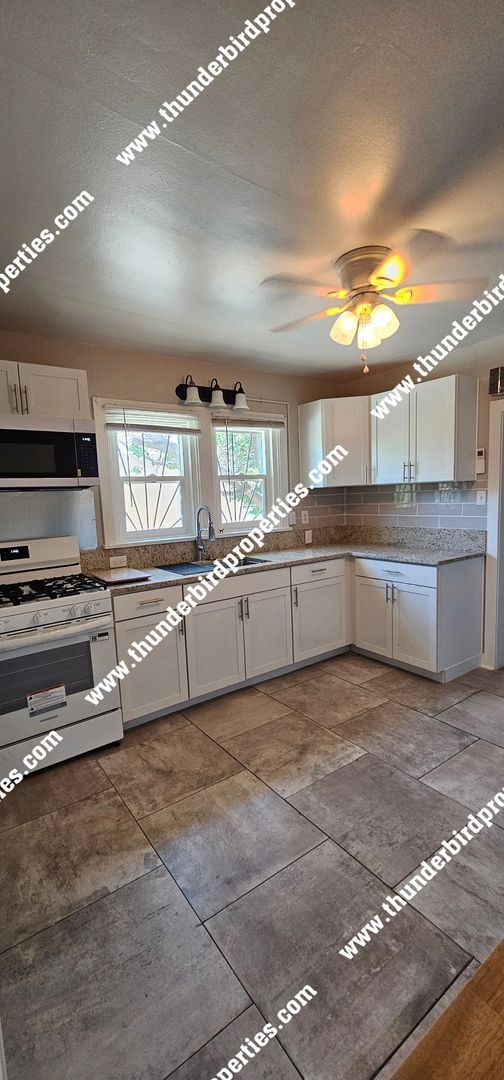 Building Photo - 607 Delamar Ave NW