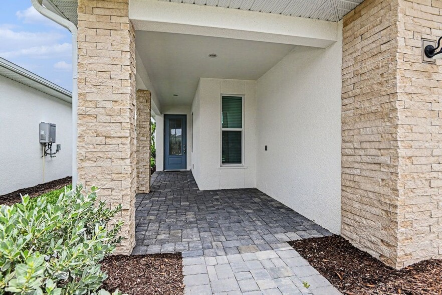 Building Photo - 44283 Panther Dr
