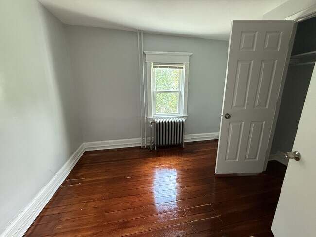 Building Photo - 302 Horace Ave