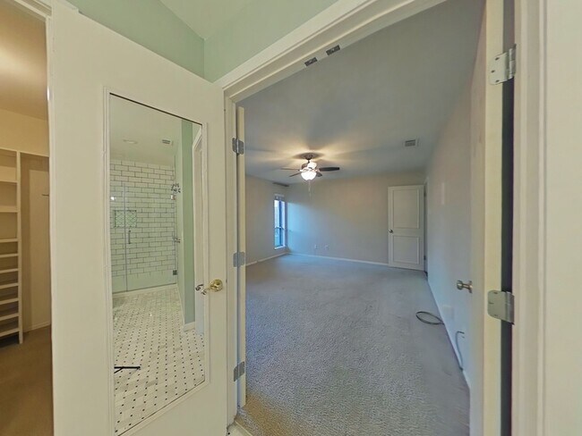 Building Photo - 15706 Havenrock Cir