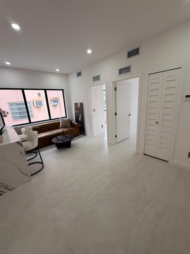 Building Photo - 2436 SW 7th St