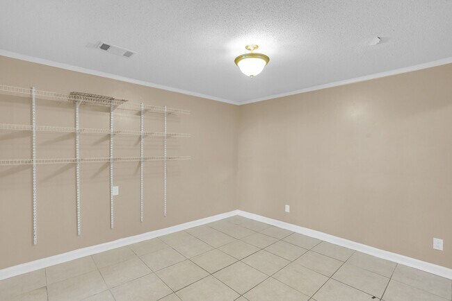 Building Photo - 2222 Bacon Park Dr