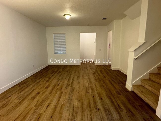 Building Photo - 1401 Priory Cir