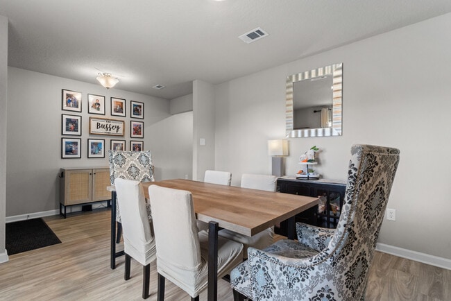 Building Photo - 8588 Palmetto Dr