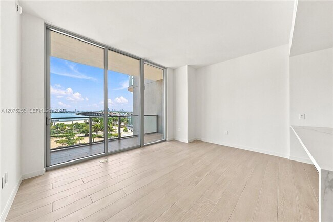 Building Photo - 1400 Biscayne Blvd