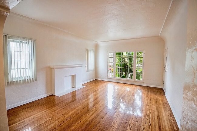 Building Photo - 330 N Genesee Ave