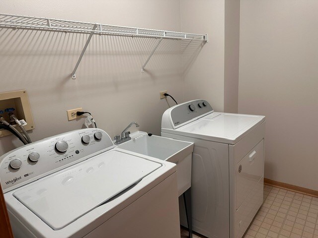 Building Photo - 13902 Cambridge Cir