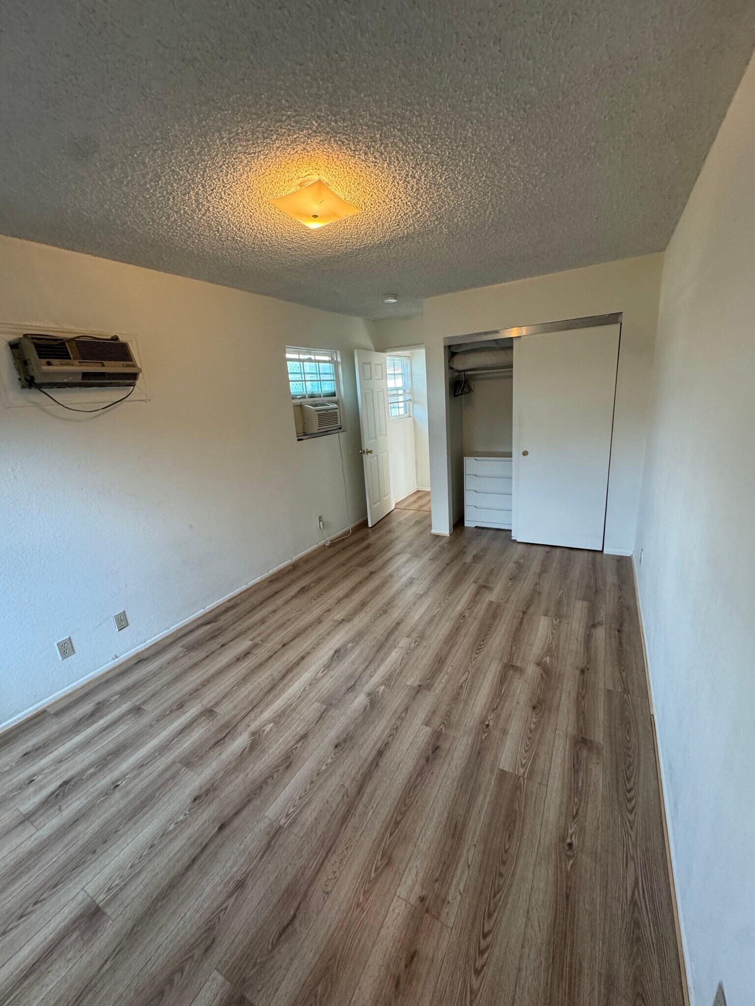 Building Photo - 6704 Nagle Ave