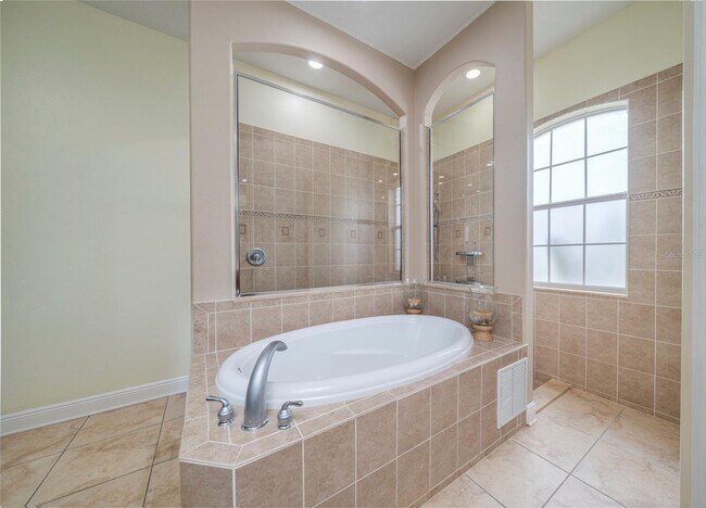 Building Photo - 1624 Kennesaw Dr