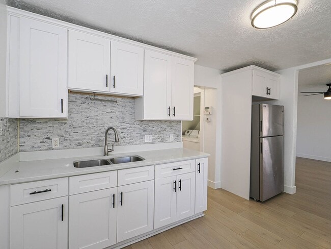 Building Photo - 3 Bed Bungalow Near BYU & UVU – Large Private Yard