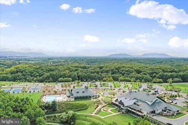 Building Photo - 166 Trout Lily Dr