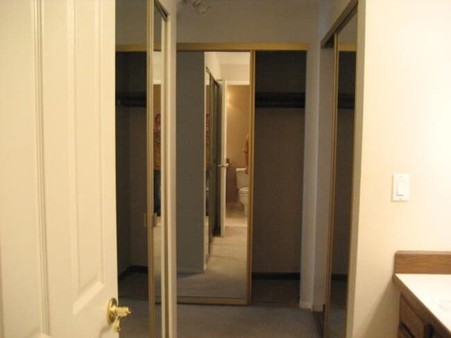Building Photo - 44 Crestfield Ct