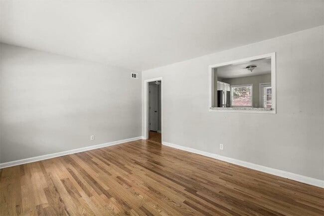 Building Photo - 220 Opal Dr