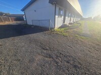 Building Photo - Freshly Remodeled Studio!