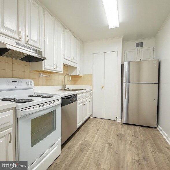 Building Photo - 5500 Holmes Run Pkwy