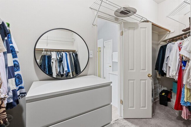 Building Photo - 9305 Donner Ln