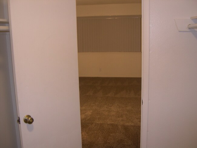 Building Photo - 4310 Caliente St