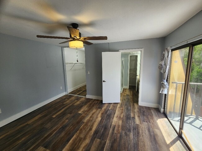 Building Photo - Charming Townhome in Cedar Dunes