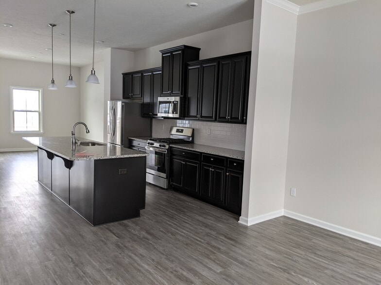 Main level - 1008 Mohawk Ln