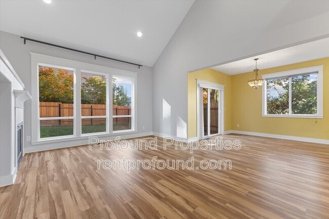 Building Photo - 7909 SW Oviatt Dr