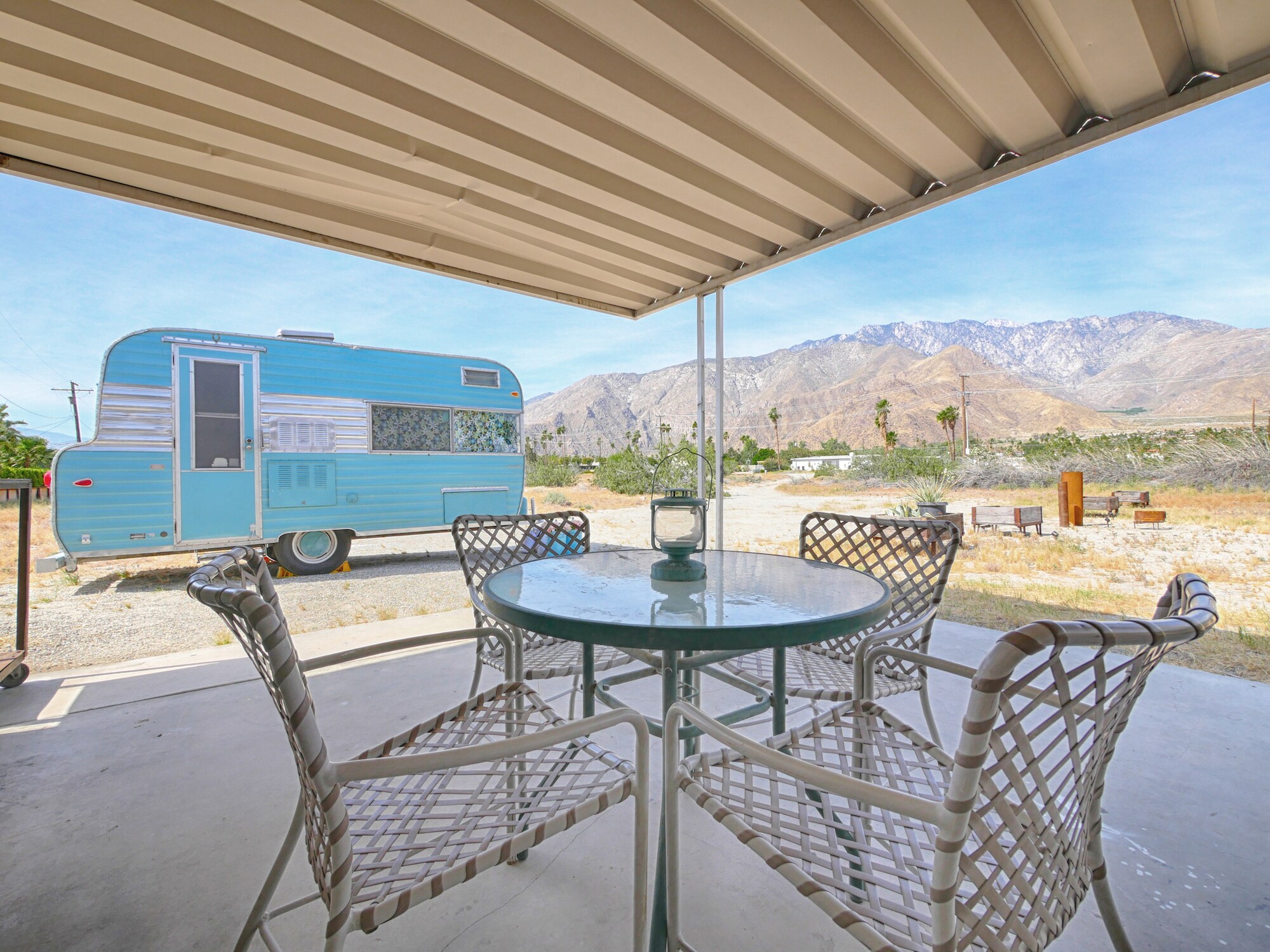 Building Photo - 277 East Racquet Club Road