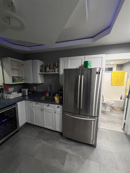 Building Photo - 107 Summer St