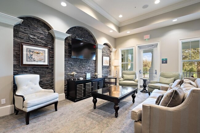 Building Photo - 1130 Sweet Hill Dr