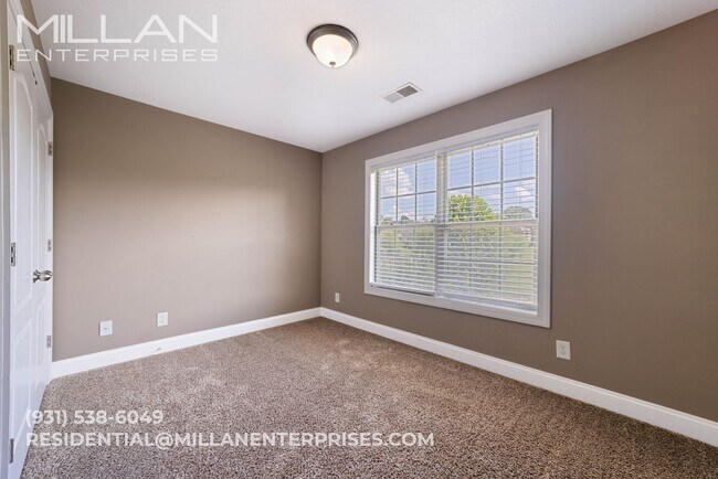Building Photo - Experience the Best of Country Living with...
