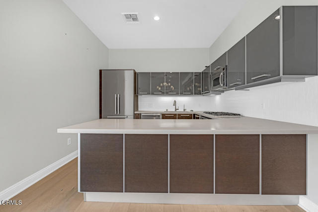 Building Photo - 801 S Grand Ave