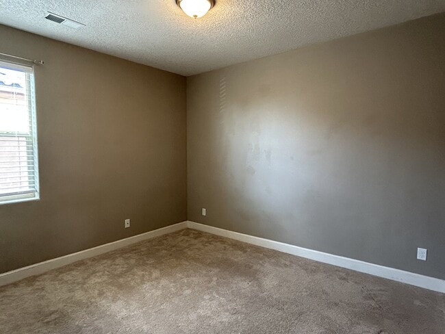 Building Photo - 7115 Vista Terraza Dr NW