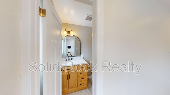 Building Photo - 1810 Yuma St