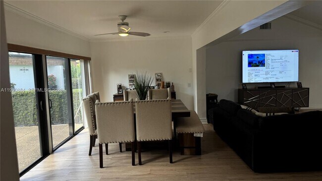 Building Photo - 4905 Bayberry Ln