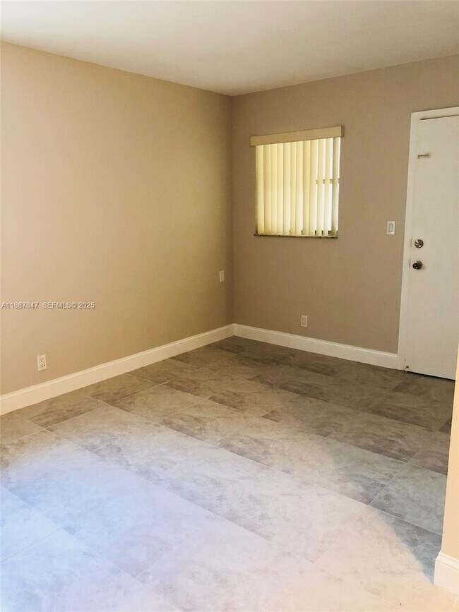 Building Photo - 2615 Polk St