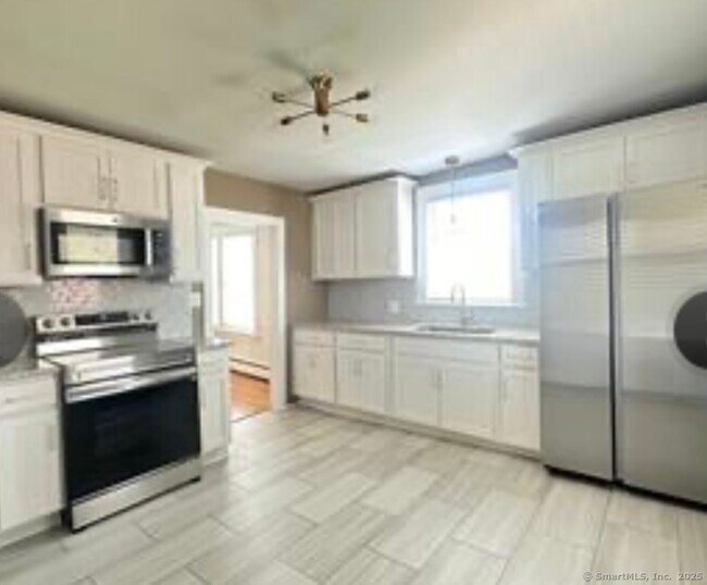 Building Photo - 251 Quinnipiac St