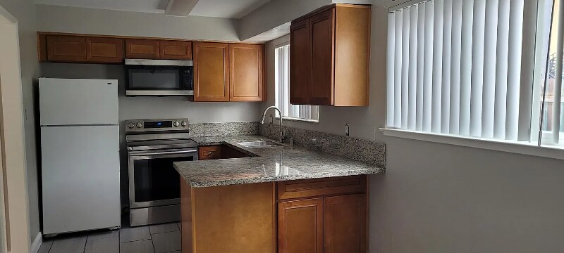 Building Photo - 6140 Gloria Dr