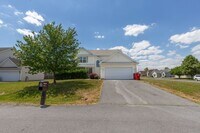 Building Photo - 3 Bed, 2.5 Bath, Single Family Home in Martinsburg, WV