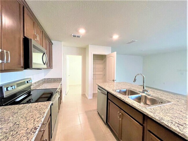 Building Photo - 1179 Papaya Cir.