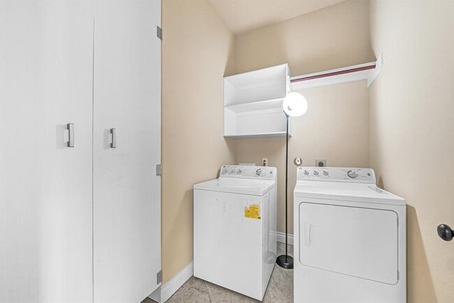 Building Photo - 17503 Woodfalls Ln