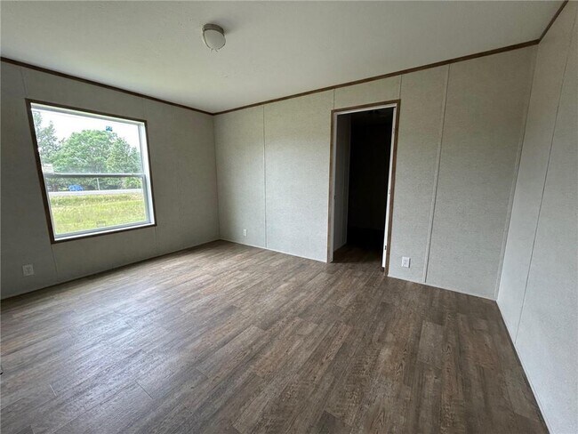 Building Photo - 9310 Scott Dairy Loop Rd S