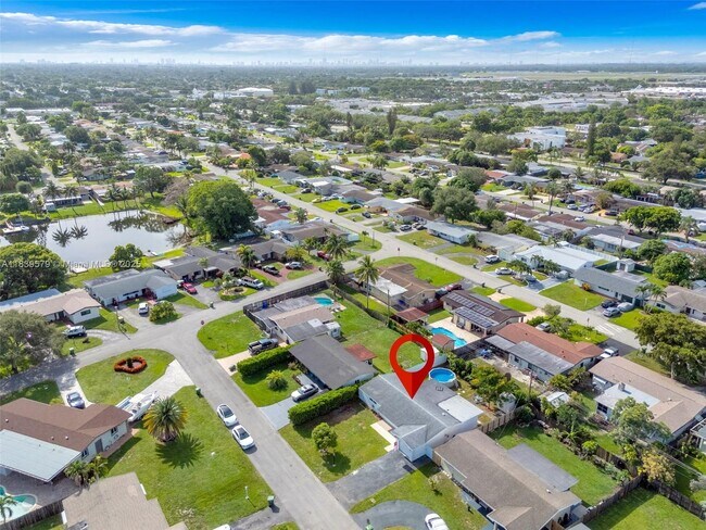 Building Photo - 8440 NW 11th Ct