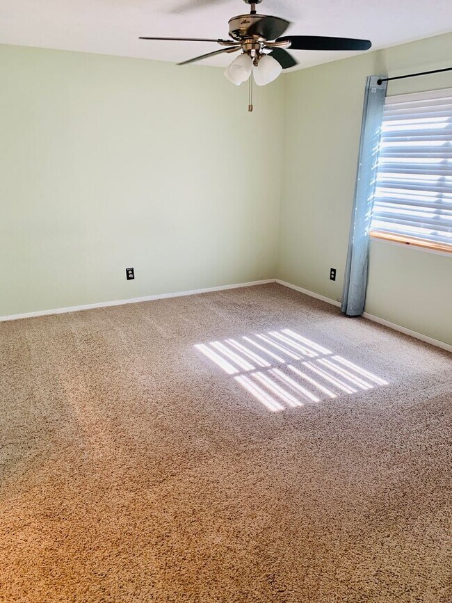 Building Photo - Move-In Ready 3-Bedroom in Sought-After Al...