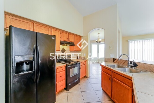 Building Photo - NOW REDUCED!