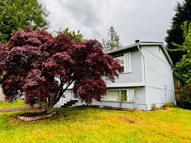 Building Photo - Excellent location at an affordable price!