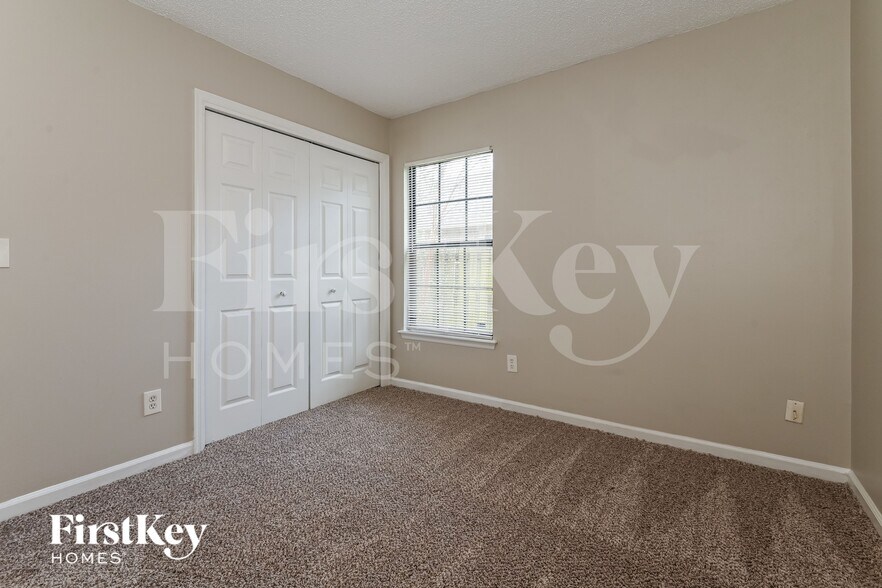 Building Photo - 4576 Antler Hill Dr E