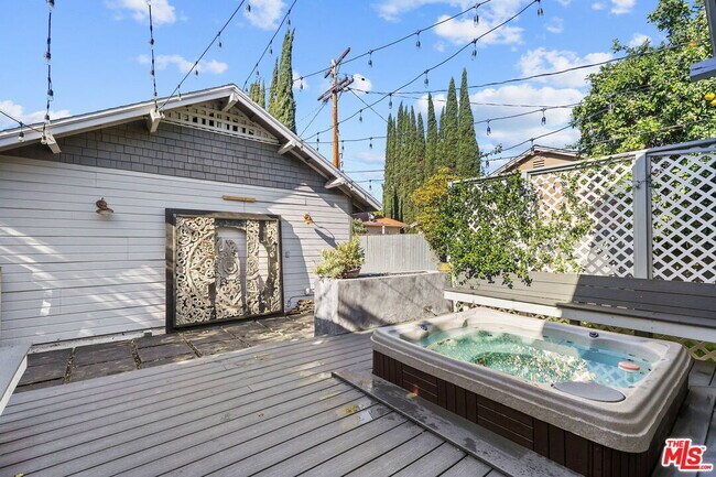 Building Photo - 1453 Hepner Ave