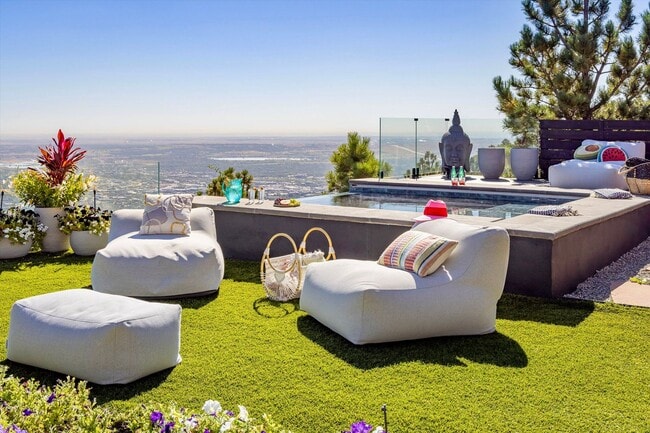 Building Photo - Private Foothills Sanctuary Minutes from D...